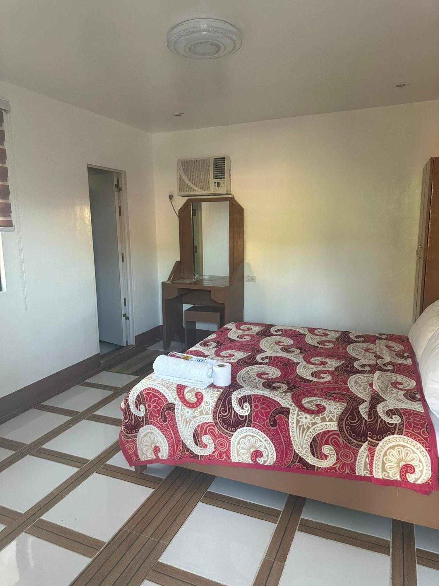 Stefanie Grace Paradise Inn Лобок Екстериор снимка
