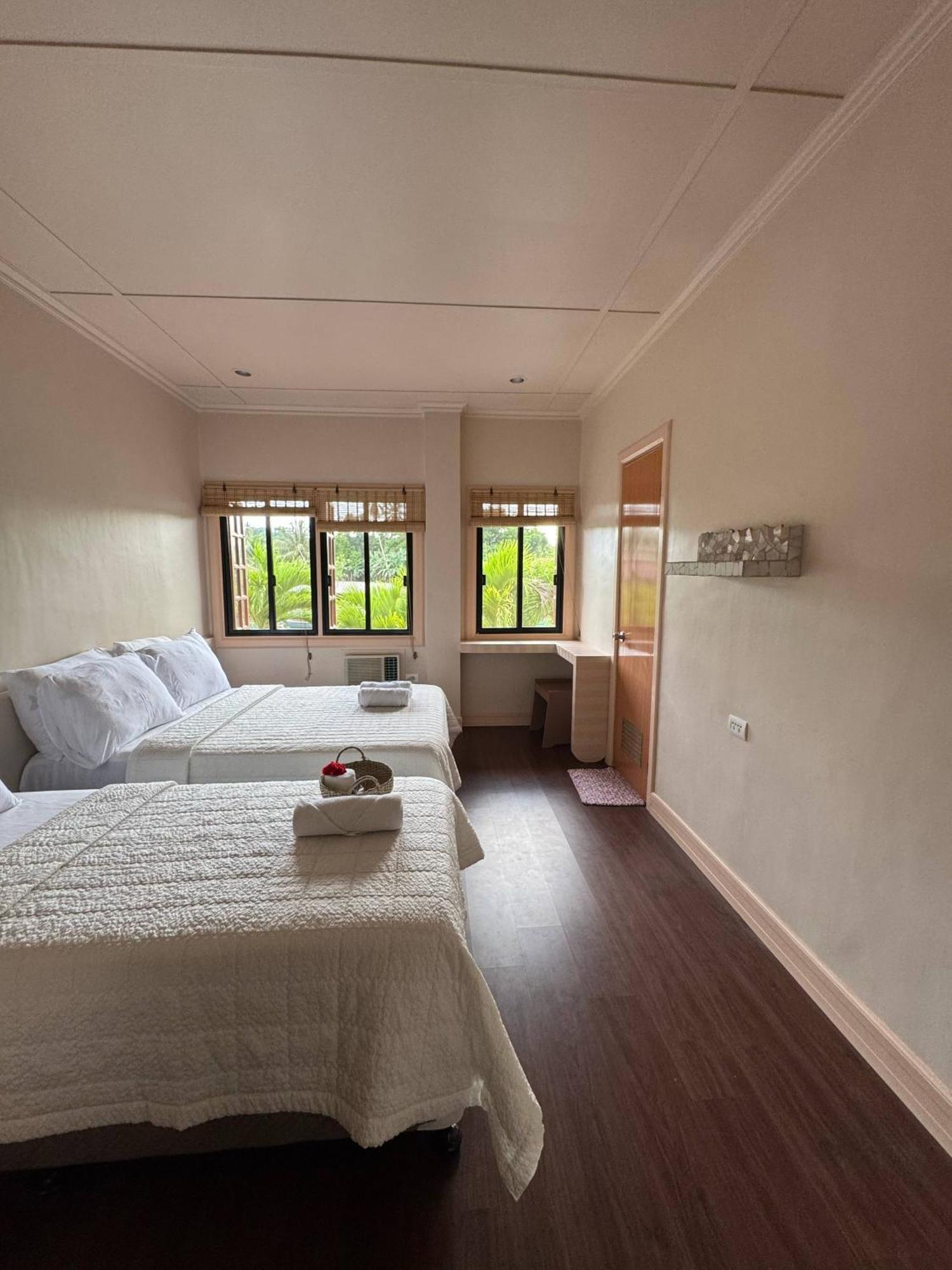 Stefanie Grace Paradise Inn Лобок Екстериор снимка