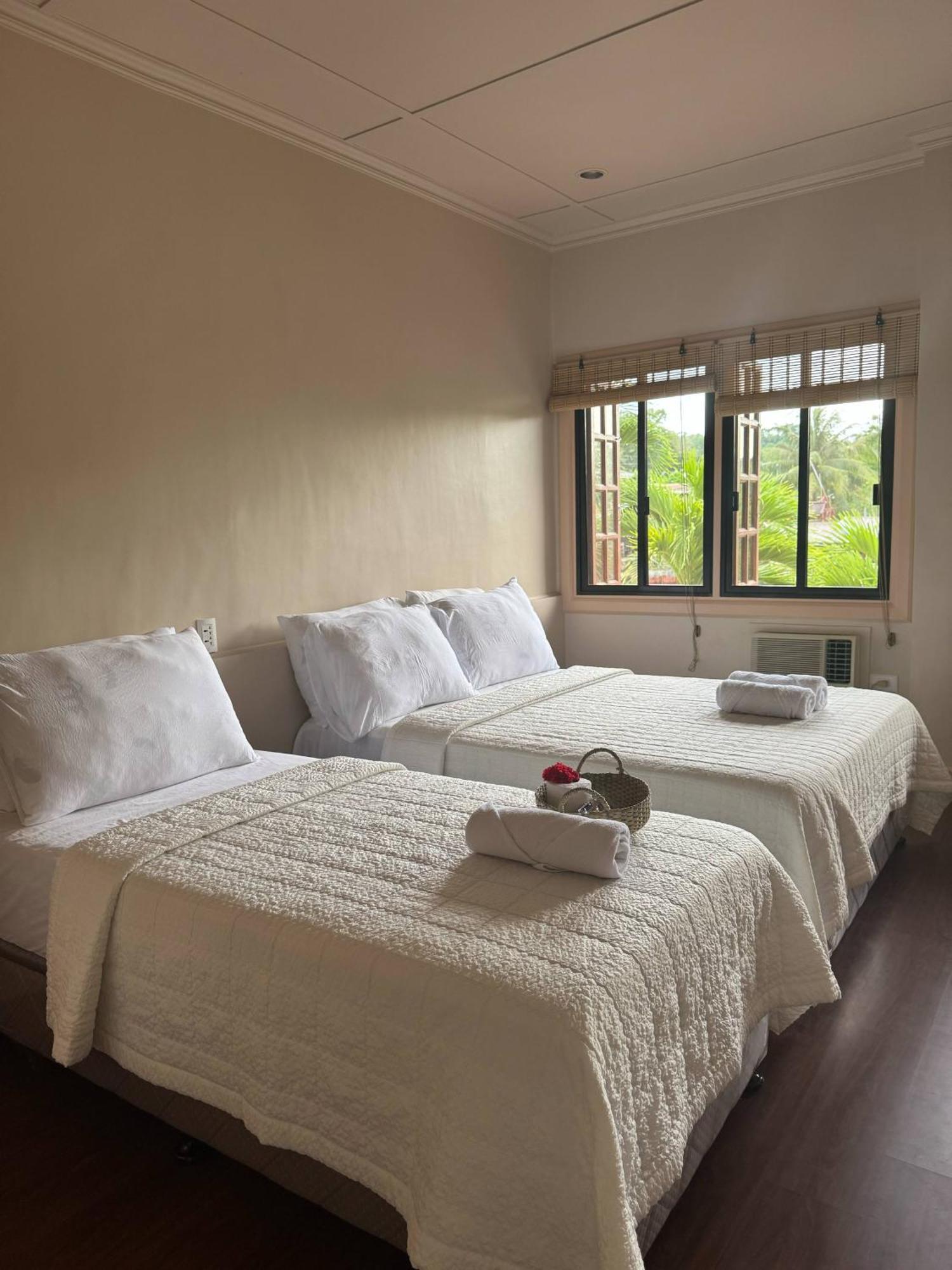 Stefanie Grace Paradise Inn Лобок Екстериор снимка